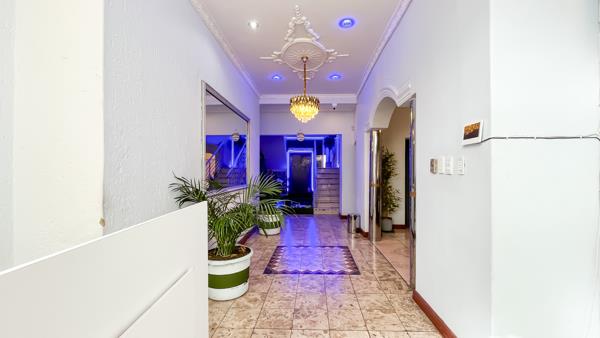 496 m² Commercial space