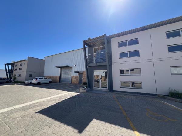 879 m² Industrial space