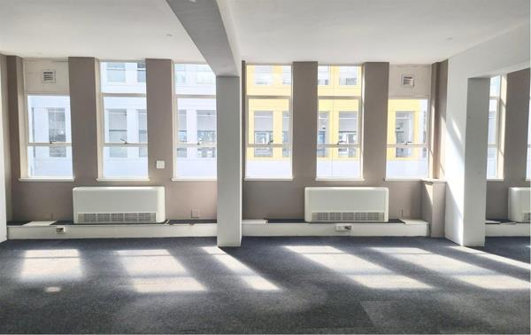 659 m² Office Space