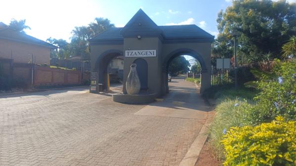 897 m² Land