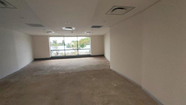 1 646 m² Office Space