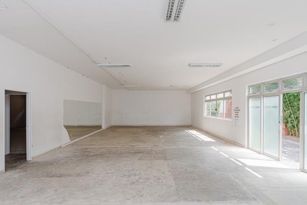 215 m² Retail Space