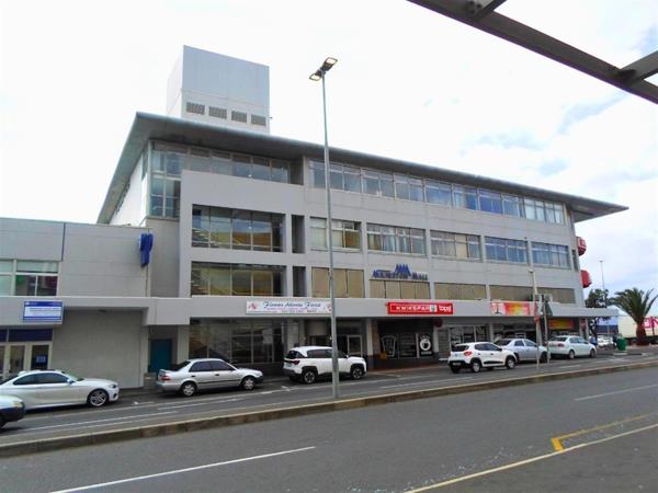 308 m² Office Space