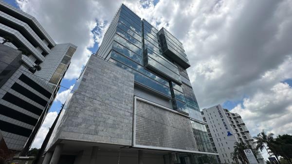 3 160 m² Office Space