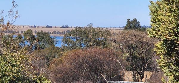 1 438 m² Land