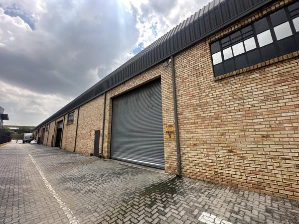 744 m² Industrial space