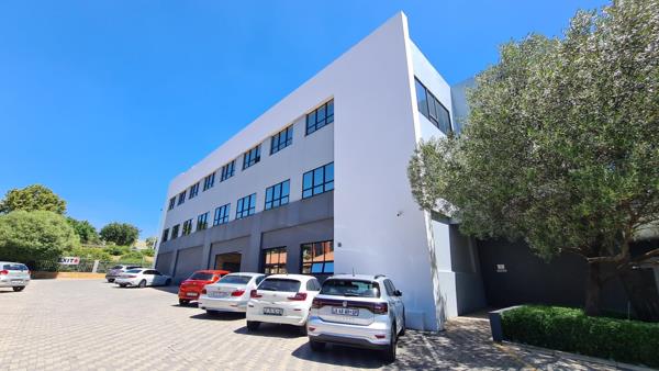 749 m² Office Space