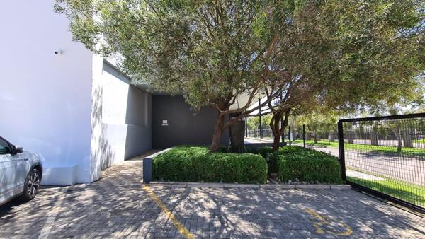 749 m² Office Space