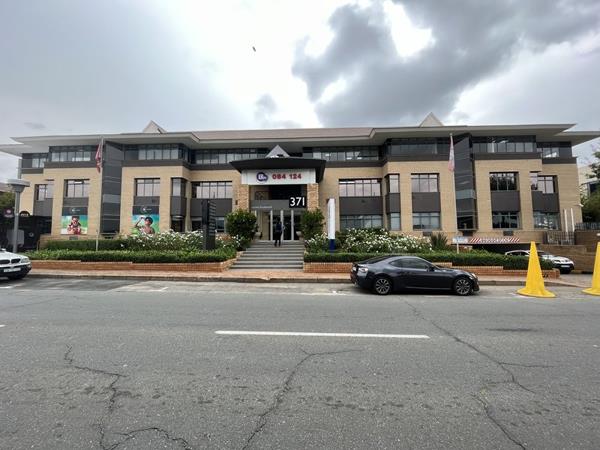 329 m² Office Space