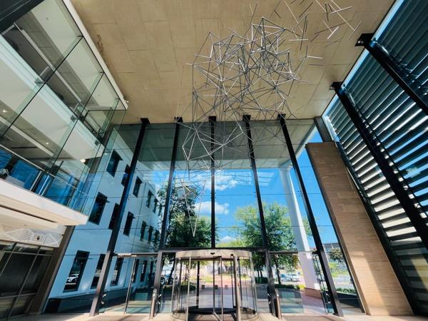 1 600 m² Commercial space