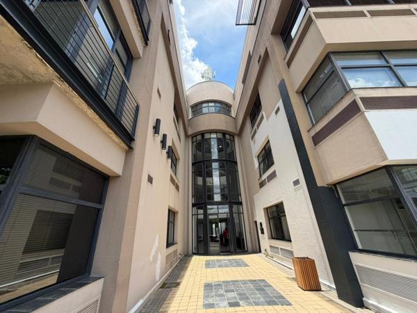 166 m² Commercial space