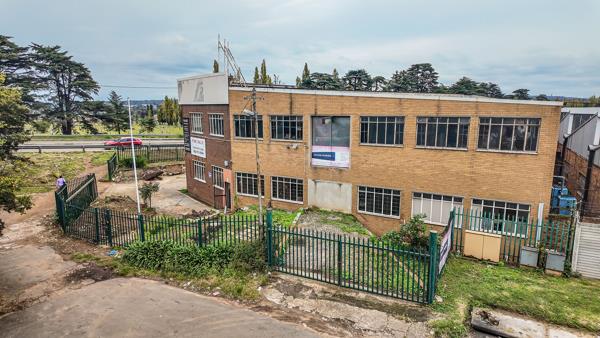 1 600 m² Commercial space