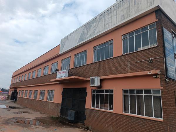 1 600 m² Commercial space