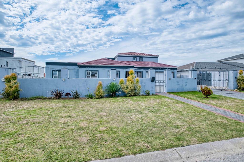 5 Bedroom House