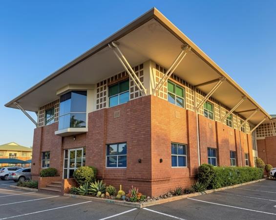 180 m² Commercial space