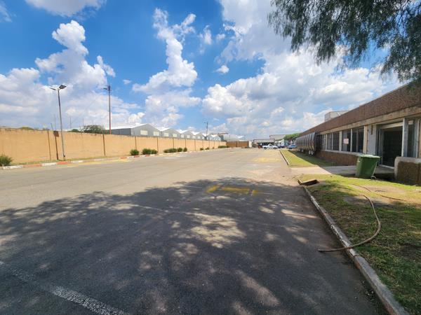 330 m² Industrial space