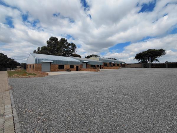 995 m² Commercial space