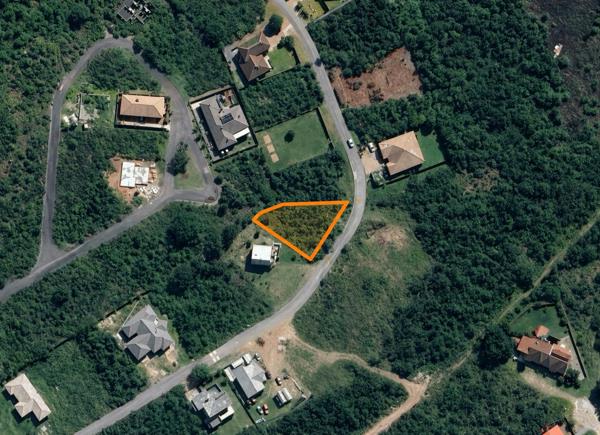 738 m² Land