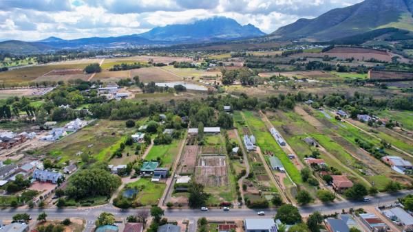 1.4 ha Farm