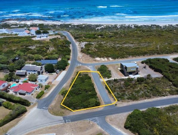 1 368 m² Land