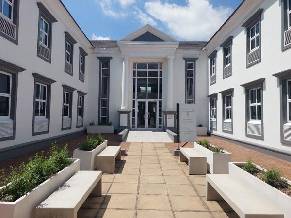 279 m² Commercial space