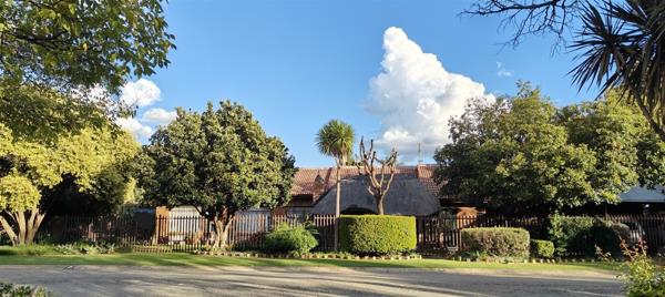 6 Bedroom House