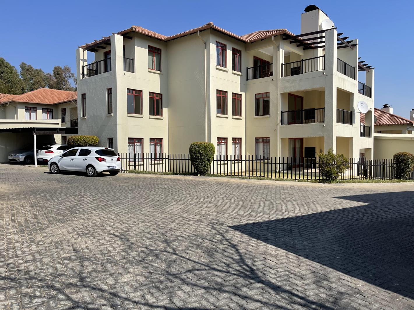 2 Bedroom Apartment in Sandton Central