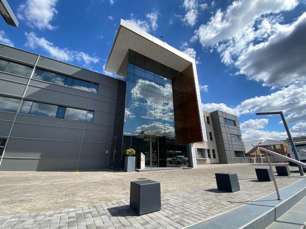 680 m² Office Space