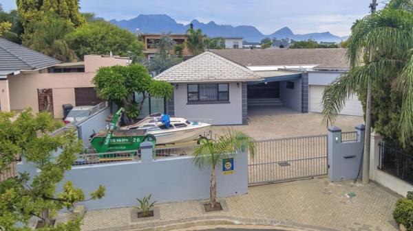 5 Bedroom House