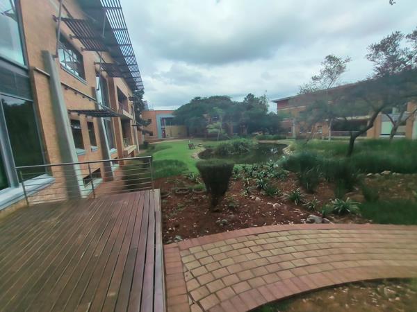 352.3 m² Commercial space