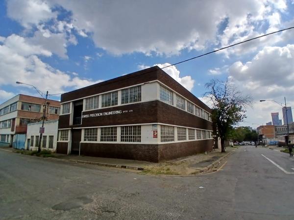 992 m² Commercial space