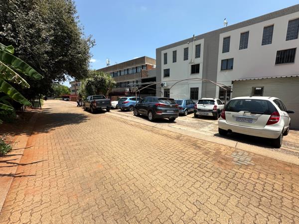 651 m² Commercial space