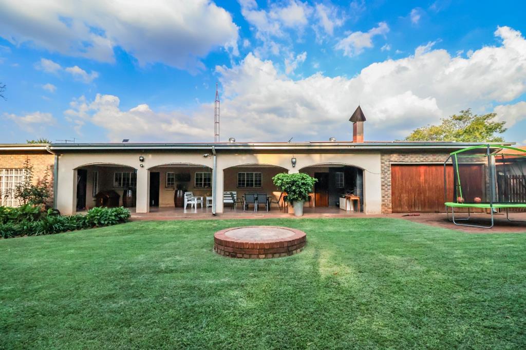 8 Bedroom House