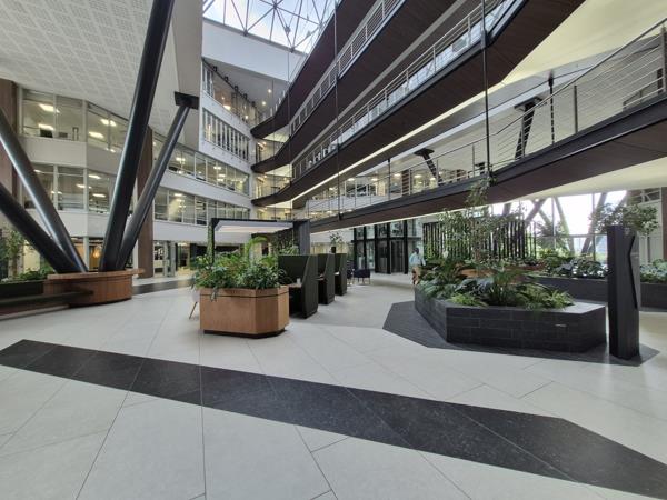 947 m² Commercial space