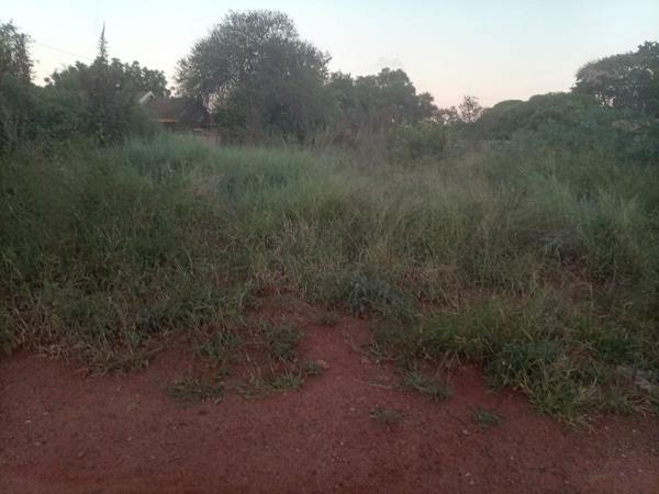 1 500 m² Land