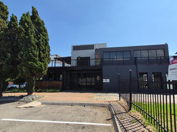 942 m² Commercial space