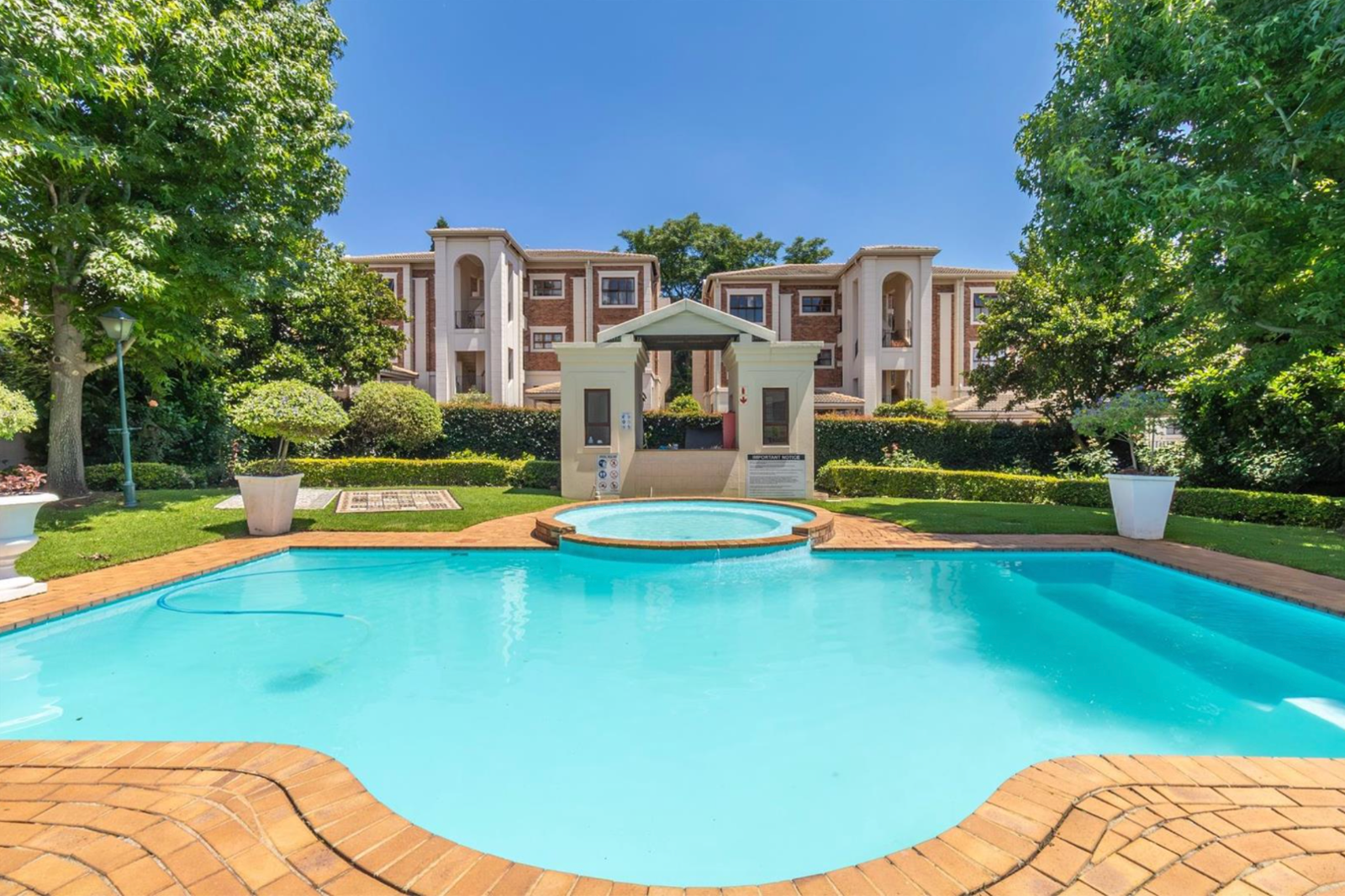 2 Bedroom Apartment in Bryanston