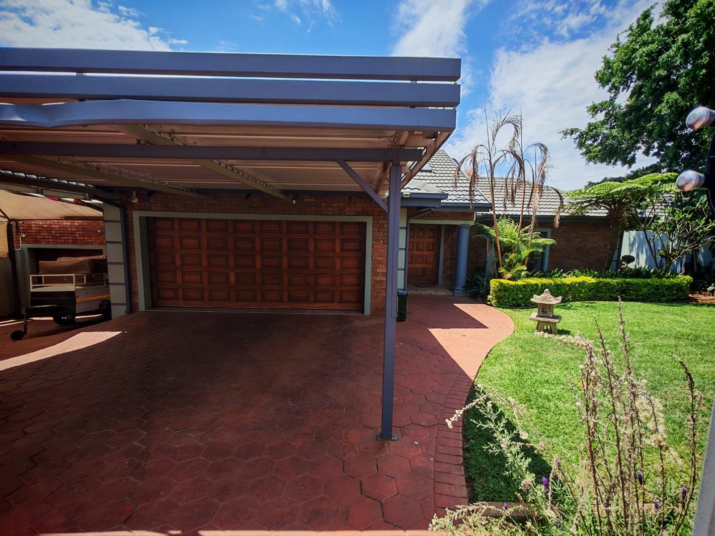3 Bedroom House in Montana Park