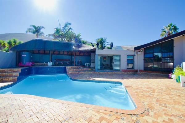 6 Bedroom House