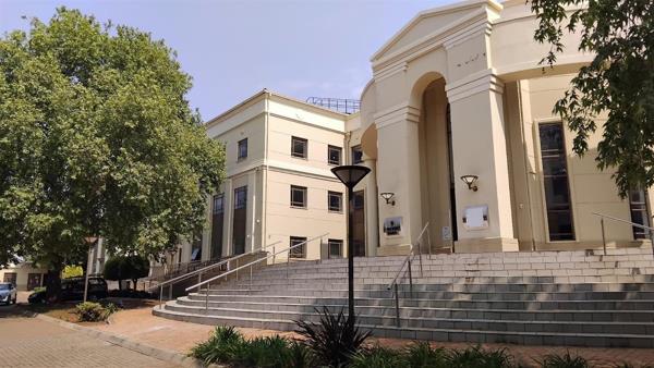 1 800 m² Office Space