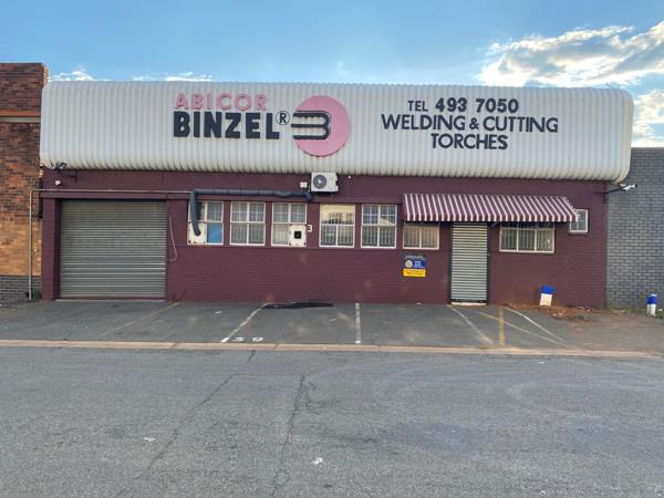 210 m² Industrial space