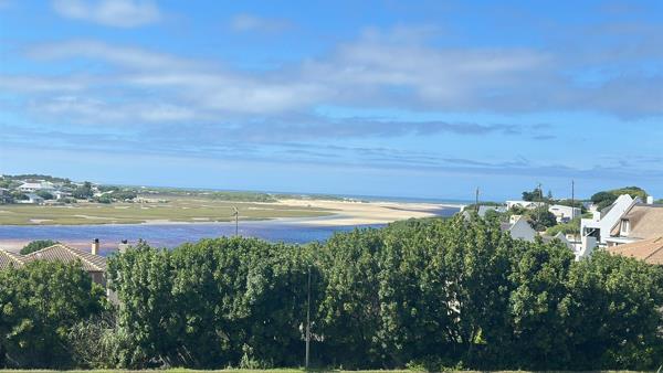 1 185 m² Land