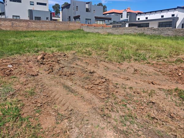 851 m² Land