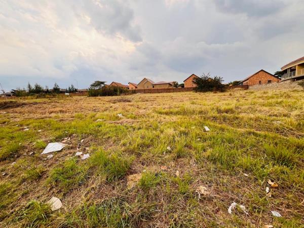 1 100 m² Land