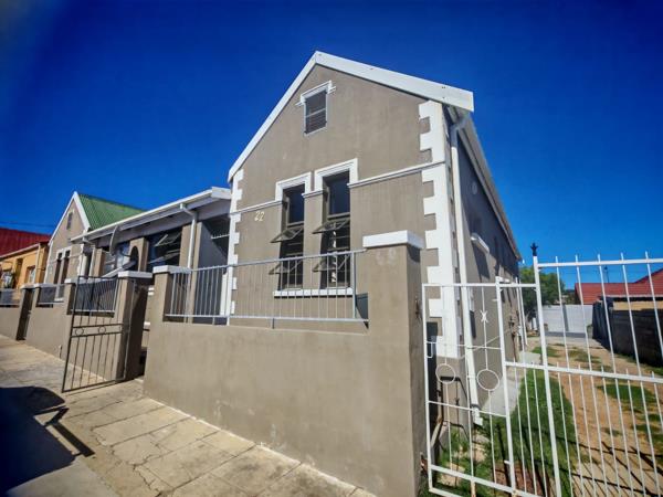 8 Bedroom House