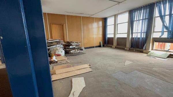1 125 m² Office Space