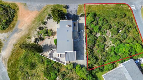 987 m² Land