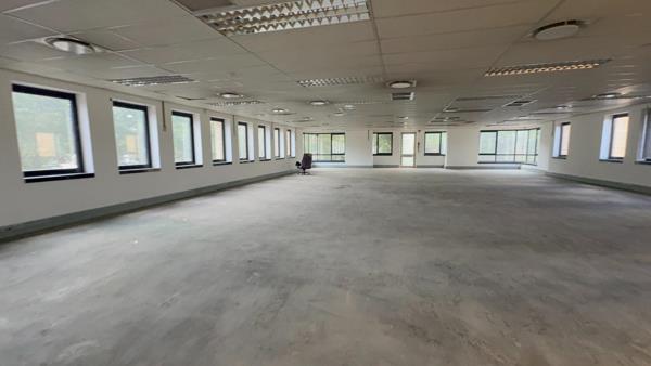 699 m² Office Space