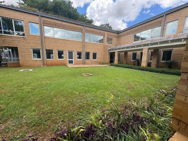 349 m² Office Space