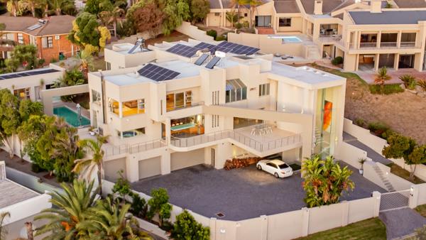 6 Bedroom House
